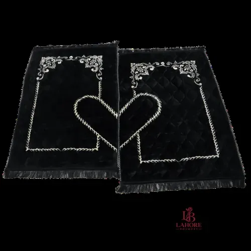 Velvet Couple Prayer Mats – Elegant Islamic Gift Set